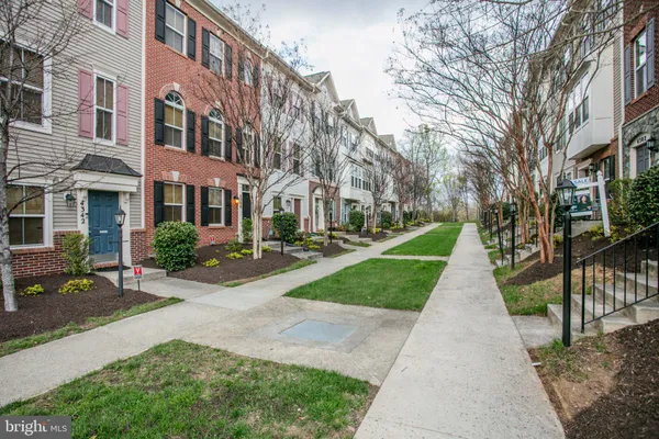 $459,000 | 4304 Potomac Highlands Circle, Unit 42, Triangle, VA 22172