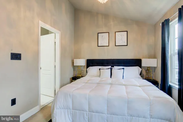$459,000 | 4304 Potomac Highlands Circle, Unit 42, Triangle, VA 22172