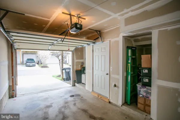 $459,000 | 4304 Potomac Highlands Circle, Unit 42, Triangle, VA 22172