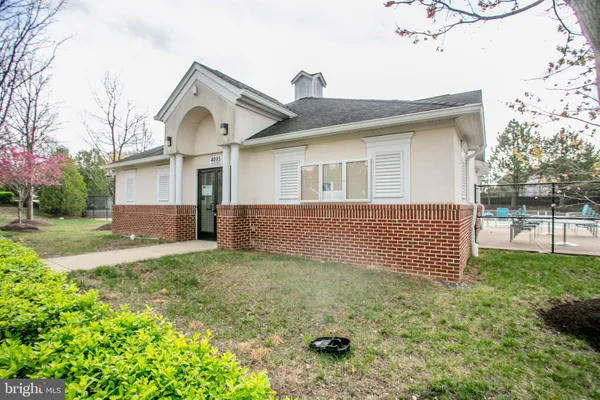 $459,000 | 4304 Potomac Highlands Circle, Unit 42, Triangle, VA 22172
