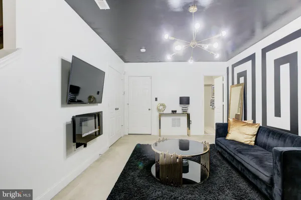 $459,000 | 4304 Potomac Highlands Circle, Unit 42, Triangle, VA 22172