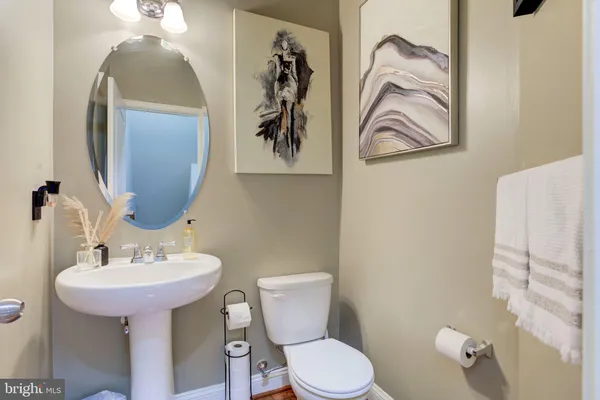 $459,000 | 4304 Potomac Highlands Circle, Unit 42, Triangle, VA 22172