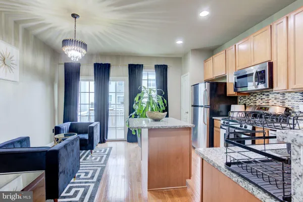 $459,000 | 4304 Potomac Highlands Circle, Unit 42, Triangle, VA 22172