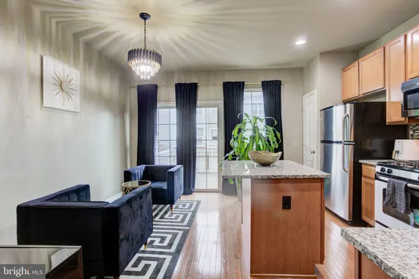 $459,000 | 4304 Potomac Highlands Circle, Unit 42, Triangle, VA 22172