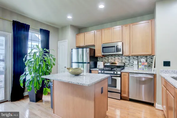 $459,000 | 4304 Potomac Highlands Circle, Unit 42, Triangle, VA 22172