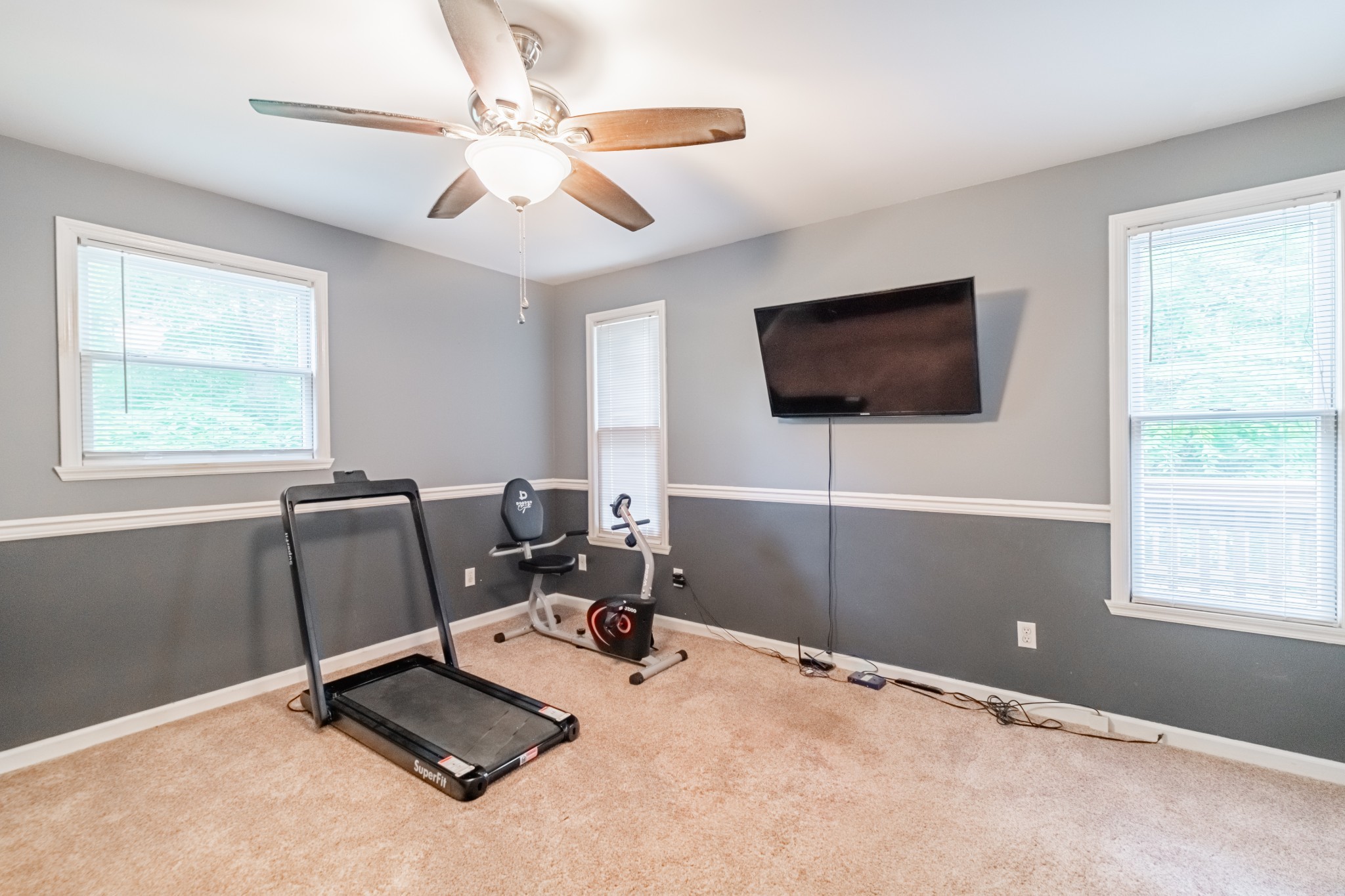 255 Flora Lane Manchester, TN 37355 - Photo 24 of 53 a room with furniture and a flat screen tv