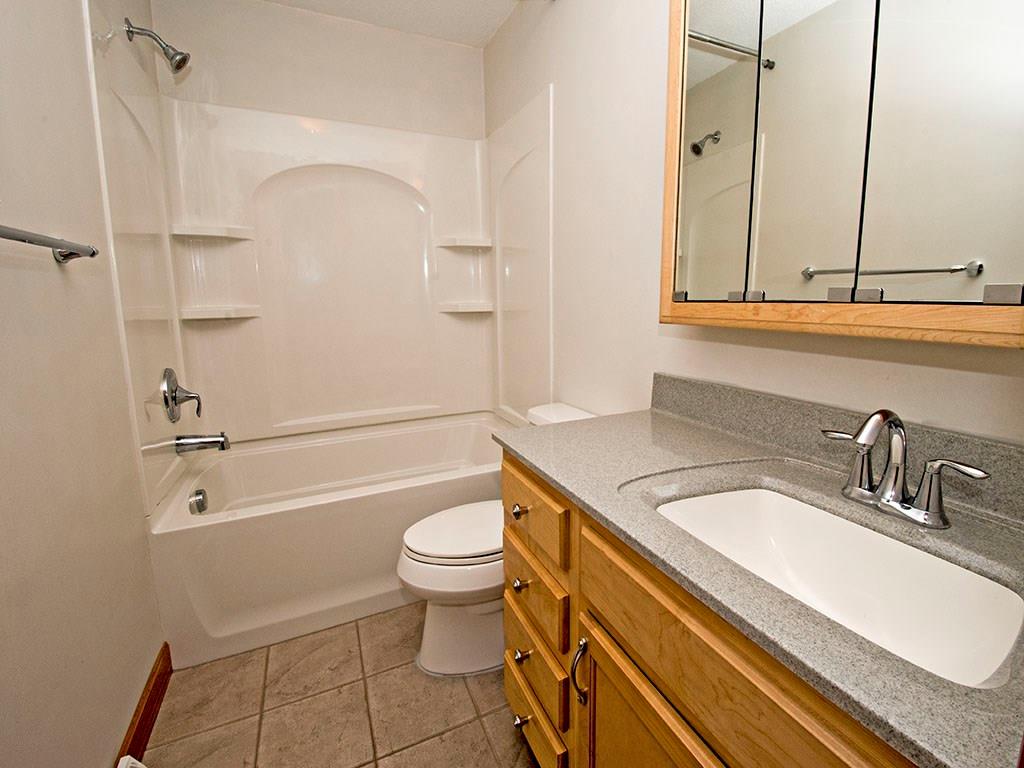 297 McKee Road Washington, PA 15301 - Photo 13 of 19 Full hallway bath