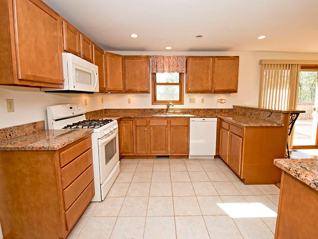 297 McKee Road Washington, PA 15301 - Photo 8 of 19 Kitchen with Granite counter tops.