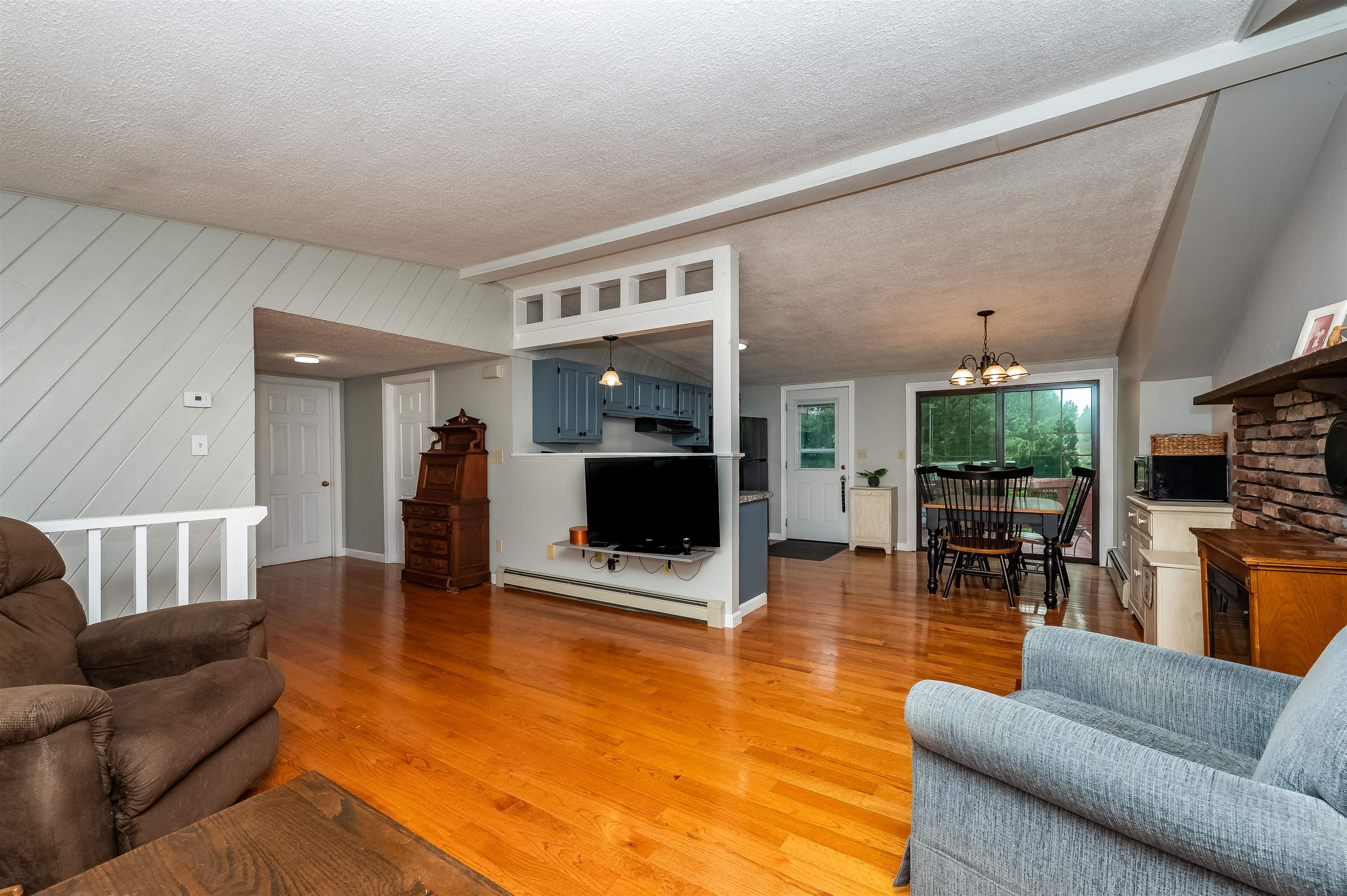 563 Pickering Road Rochester, NH 03867 - Photo 8 of 39