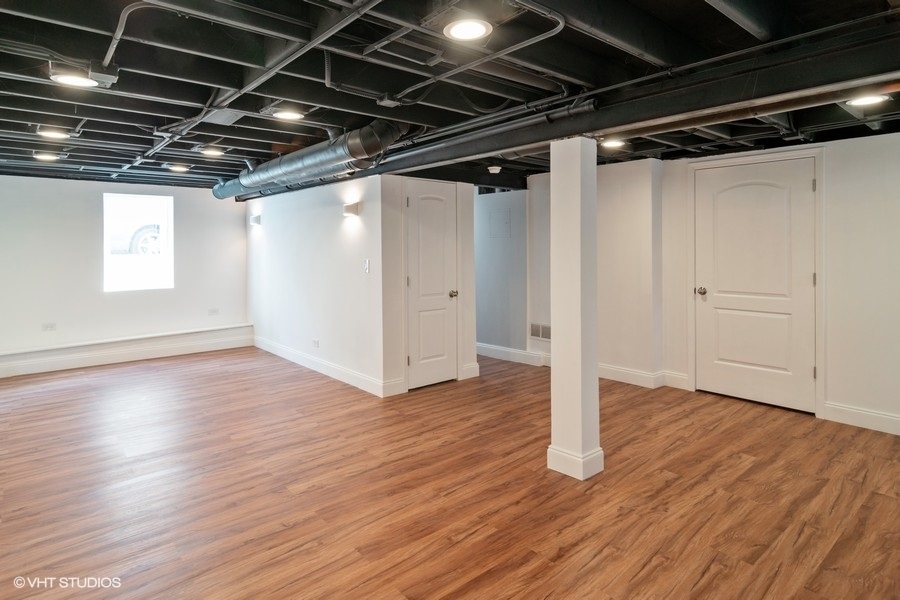 204 Fairbank Road Riverside, IL 60546 - Photo 23 of 24 a view of room with wooden floor