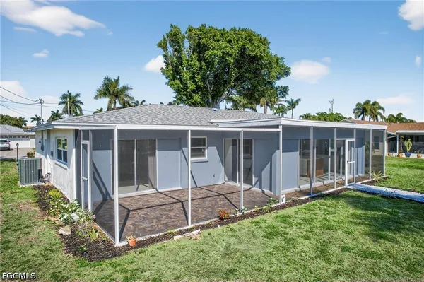 $545,000 | 5617 Coronado Court, Cape Coral, FL 33904