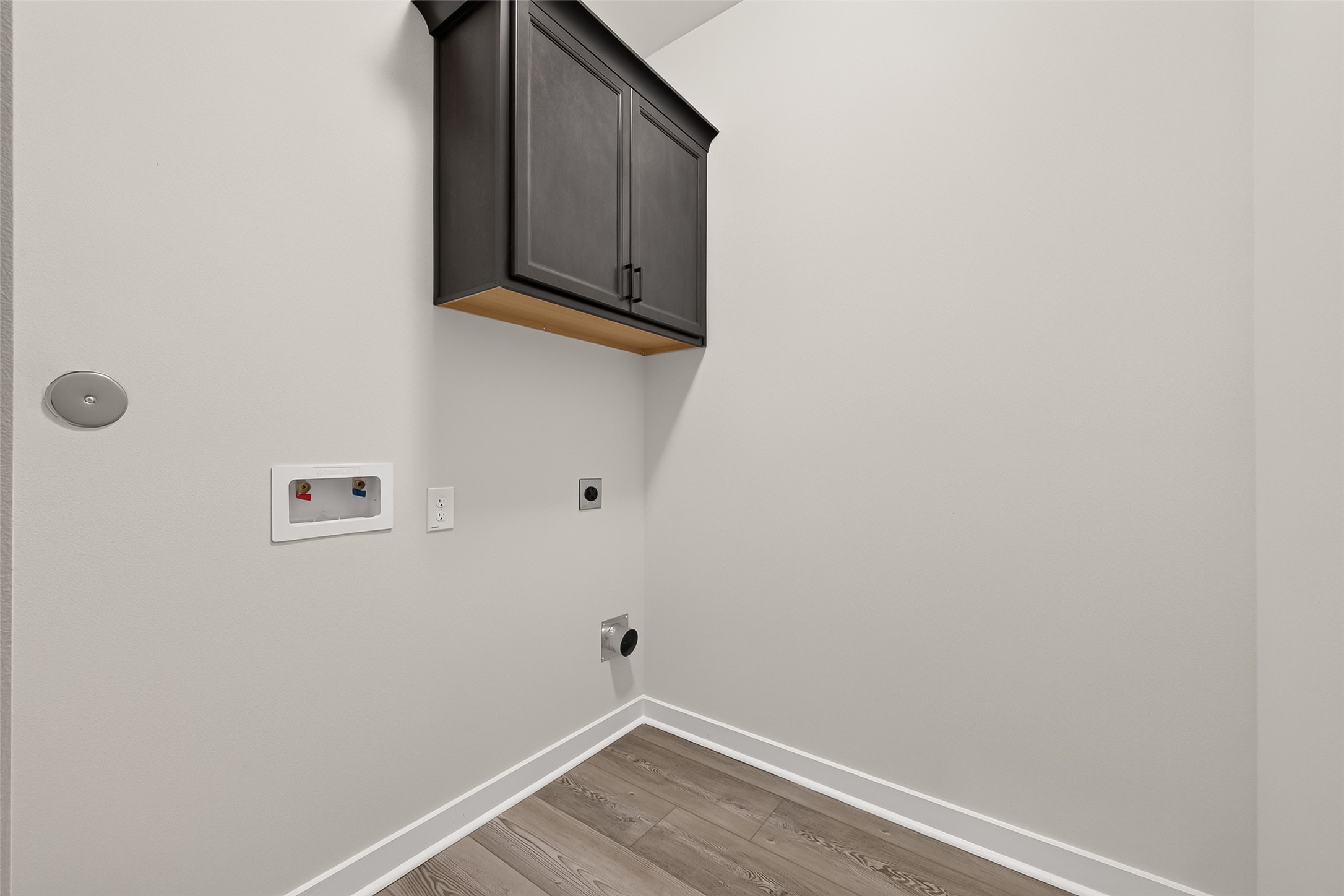 21122 Autumn Heights Rosharon, TX 77583 - Photo 20 of 42 a view of small space with wooden floor