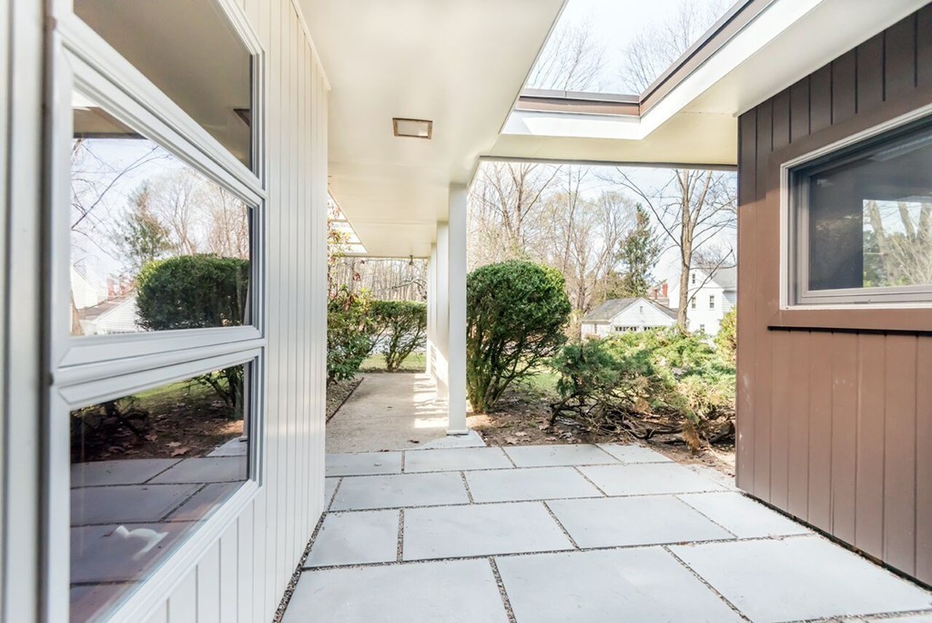 14 Castle Heights Road Andover, MA 01810 - Photo 4 of 29 Gallery Image 4