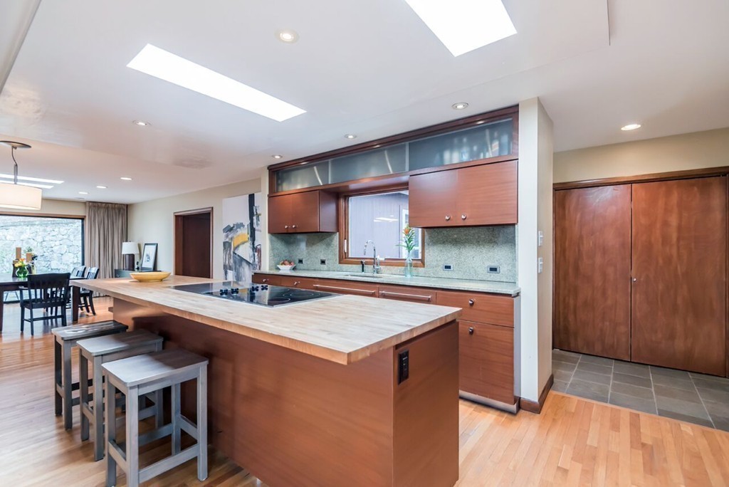 14 Castle Heights Road Andover, MA 01810 - Photo 8 of 29 Gallery Image 8