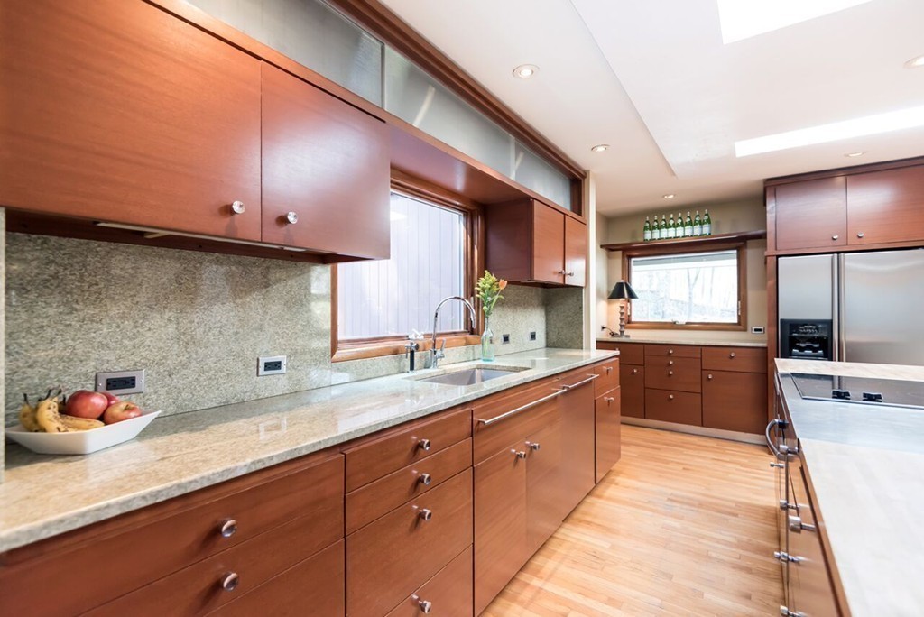 14 Castle Heights Road Andover, MA 01810 - Photo 9 of 29 Gallery Image 9