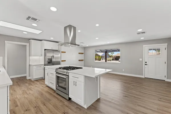 $2,300 | 10423 West Monterosa Drive, Sun City, AZ 85351