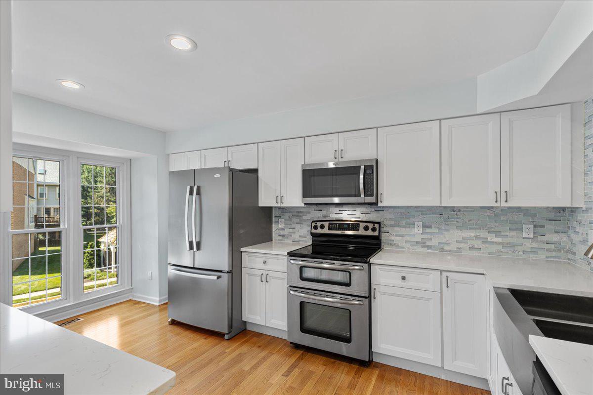 3799 Inverness Road Fairfax, VA 22033 - Photo 13 of 44 New kitchen 2022, cabinets, sink and SS appliances