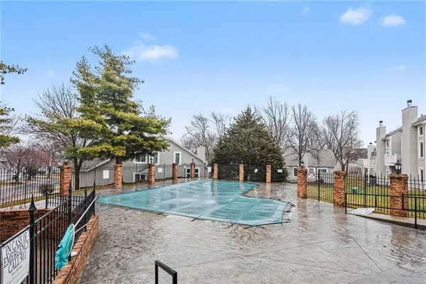 $174,950 | 13821 West 58th Terrace, Unit 1, Shawnee, KS 66216