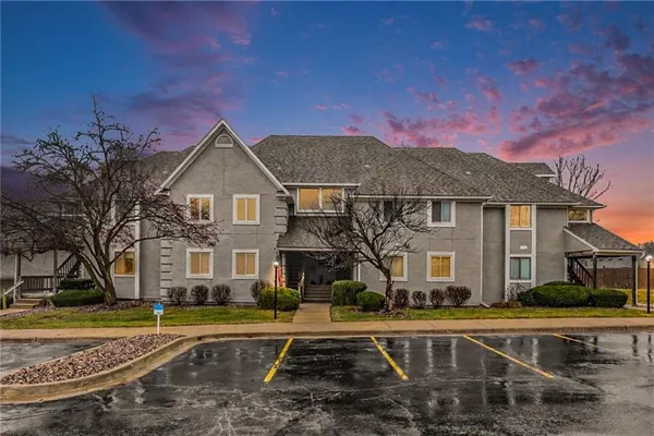 $174,950 | 13821 West 58th Terrace, Unit 1, Shawnee, KS 66216