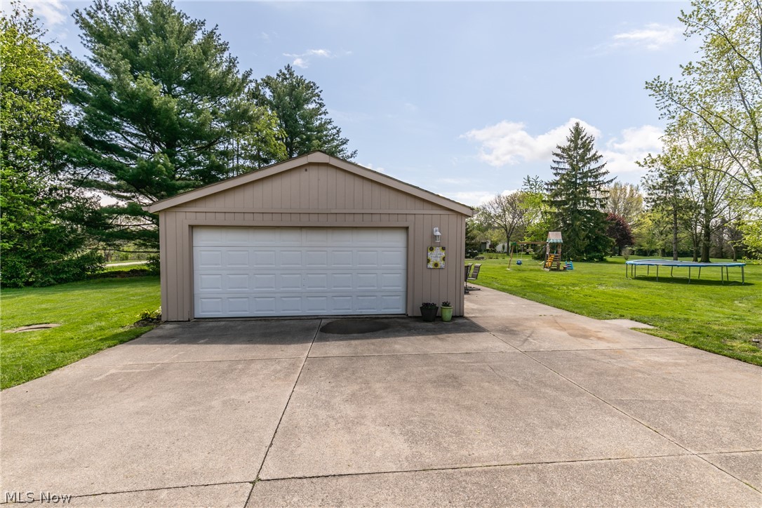 2875 Hamlin Road Medina, OH 44256 - Photo 29 of 35