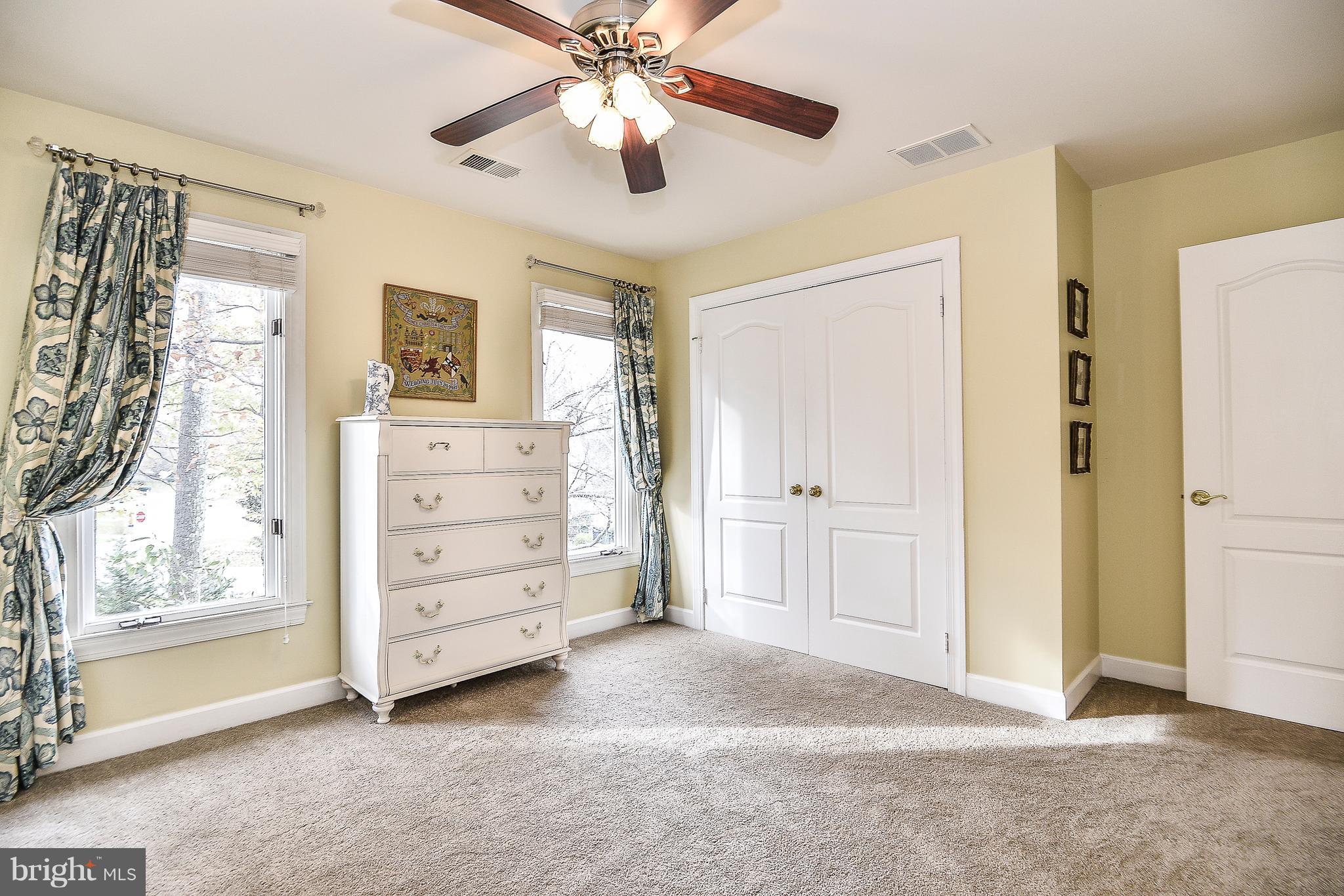 1309 Stamford Way Reston, VA 20194 - Photo 32 of 50 Upper Level Bedroom with Spacious Closet
