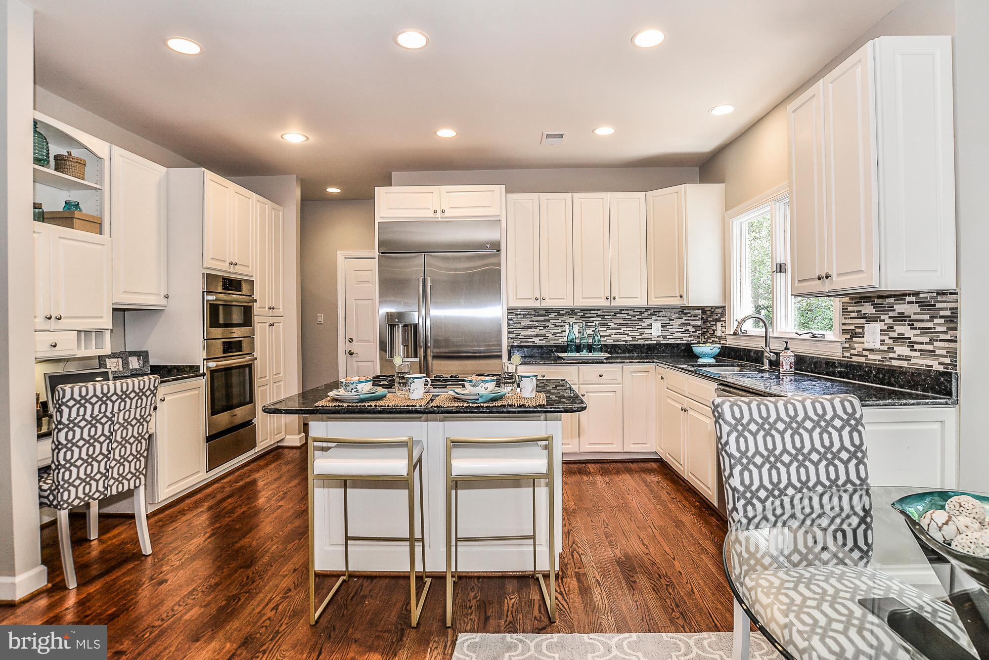1309 Stamford Way Reston, VA 20194 - Photo 9 of 50 Gourmet Kitchen with Bosch Appliances
