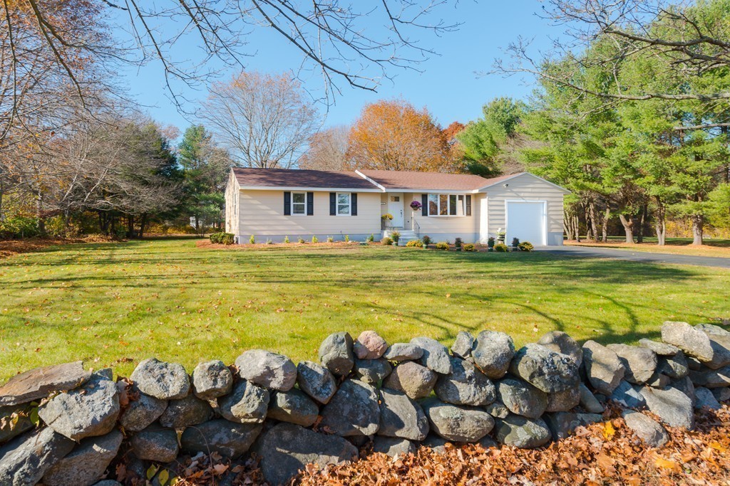 132 East Street Middleton, MA 01949 - Photo 3 of 26