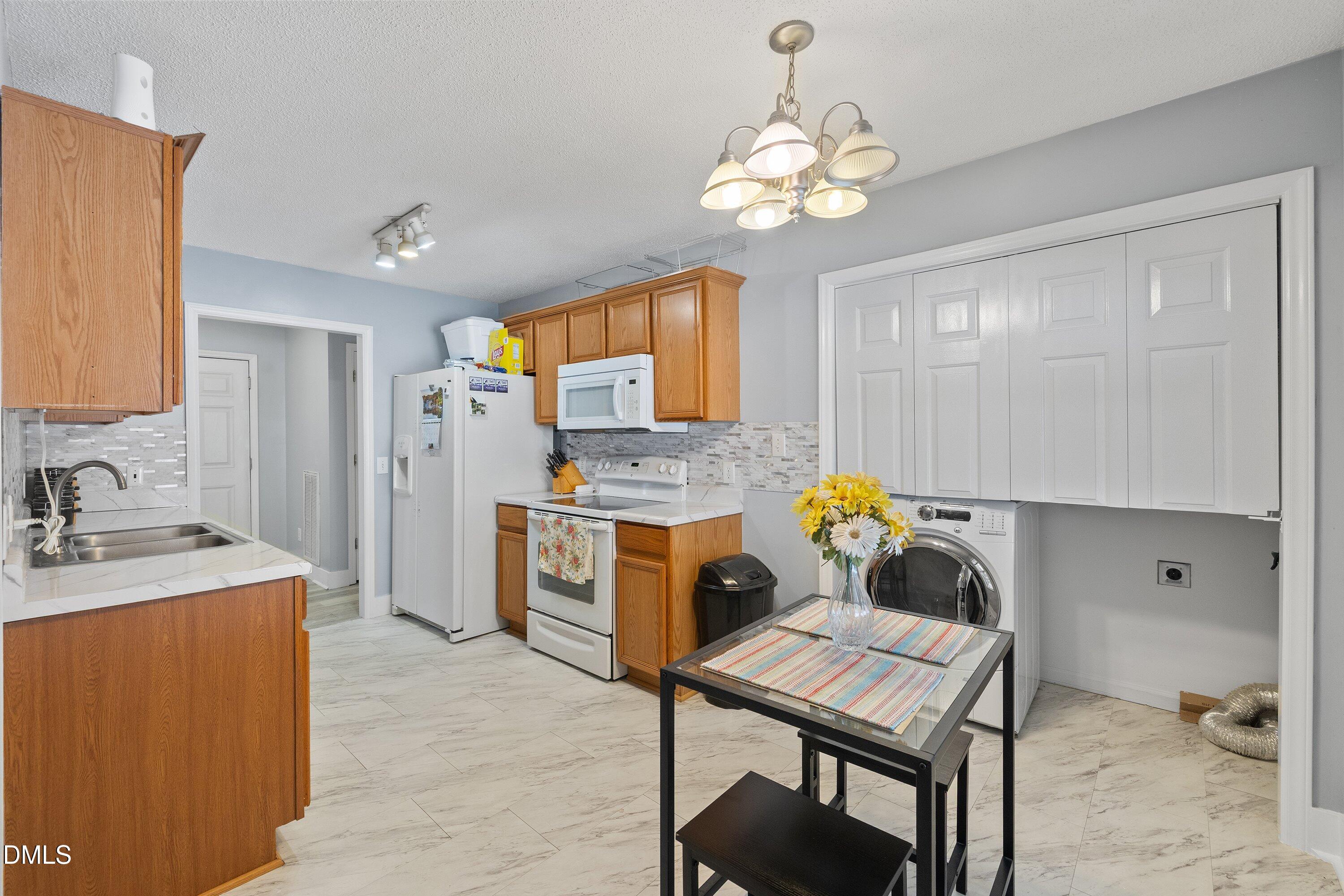 169 Montesino Drive Raleigh, NC 27603 - Photo 13 of 43 13-169 Montesino_2452
