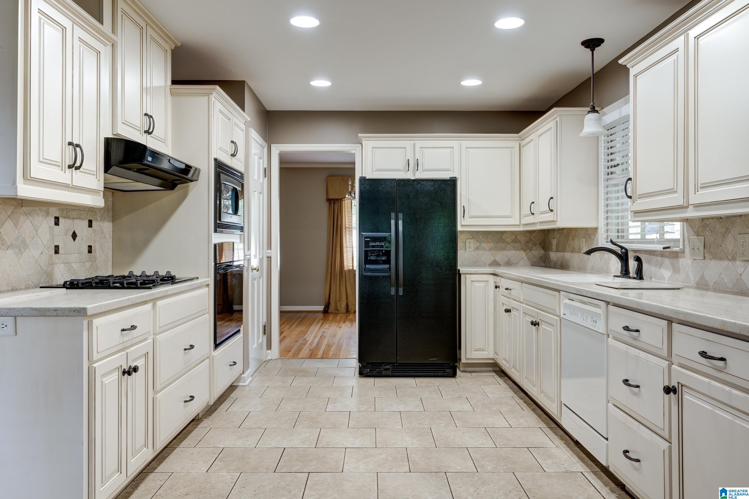 1213 Wickford Road Birmingham, AL 35216 - Photo 12 of 36