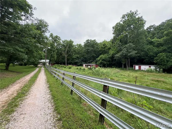 $300,000 | 208 Hwy T, Waynesville, MO 65583