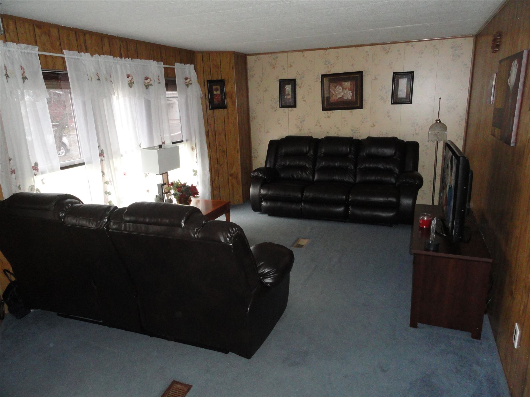117 Western Avenue Butler, IN 46721 - Photo 12 of 16