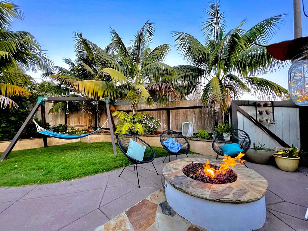 821 Windcrest Drive Carlsbad, CA 92011 - Photo 45 of 53 a outdoor space with furniture