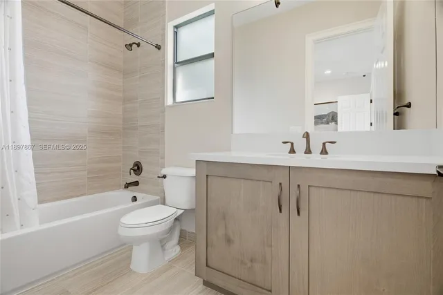 $2,350,000 | 9772 Rennes Lane, Delray Beach, FL 33446