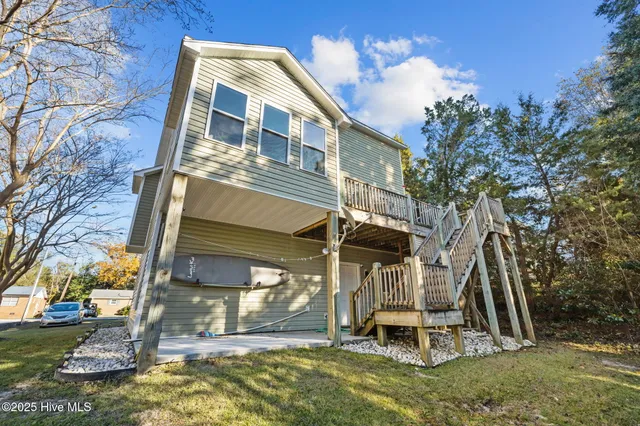 $725,000 | 313 Loblolly Street, Emerald Isle, NC 28594