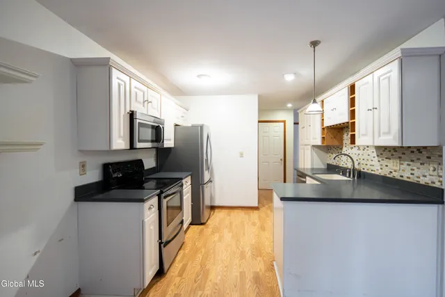 $338,000 | 2013 Rosedale Way, Guilderland, NY 12303