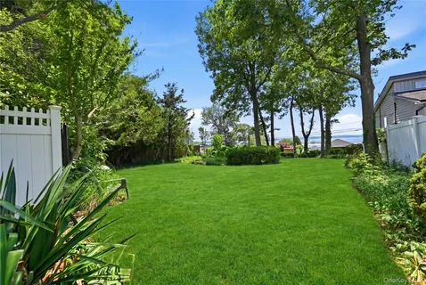 $1,200,000 | 62 Peterborough Drive, Northport, NY 11768