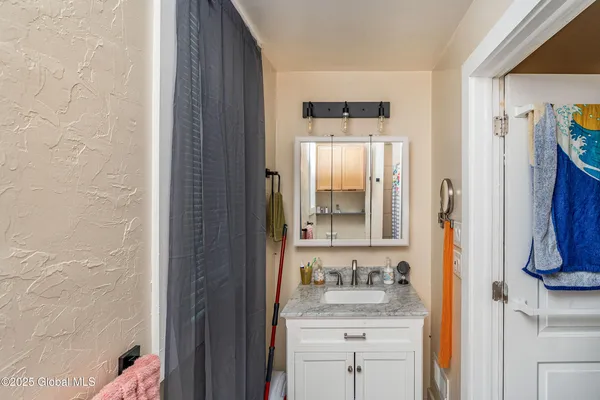 $229,900 | 233-235 Grand Street, Amsterdam, NY 12010