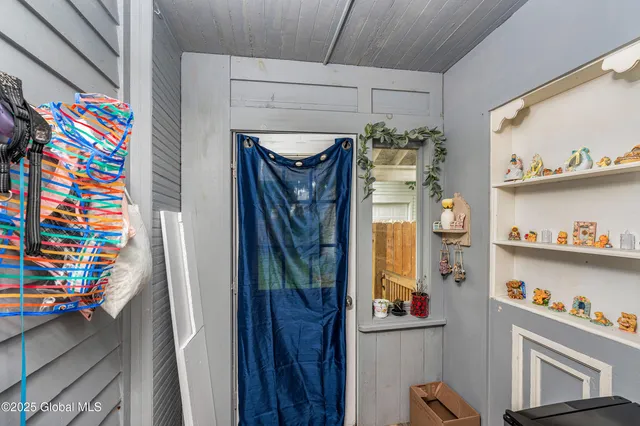 $229,900 | 233-235 Grand Street, Amsterdam, NY 12010