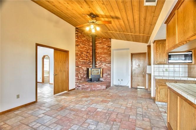 8441 Sierra Vista Road Phelan, CA 92371 - Photo 7 of 13