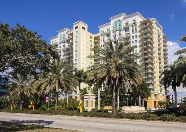 $4,500 | 800 North Tamiami Trail, Unit 708, Sarasota, FL 34236