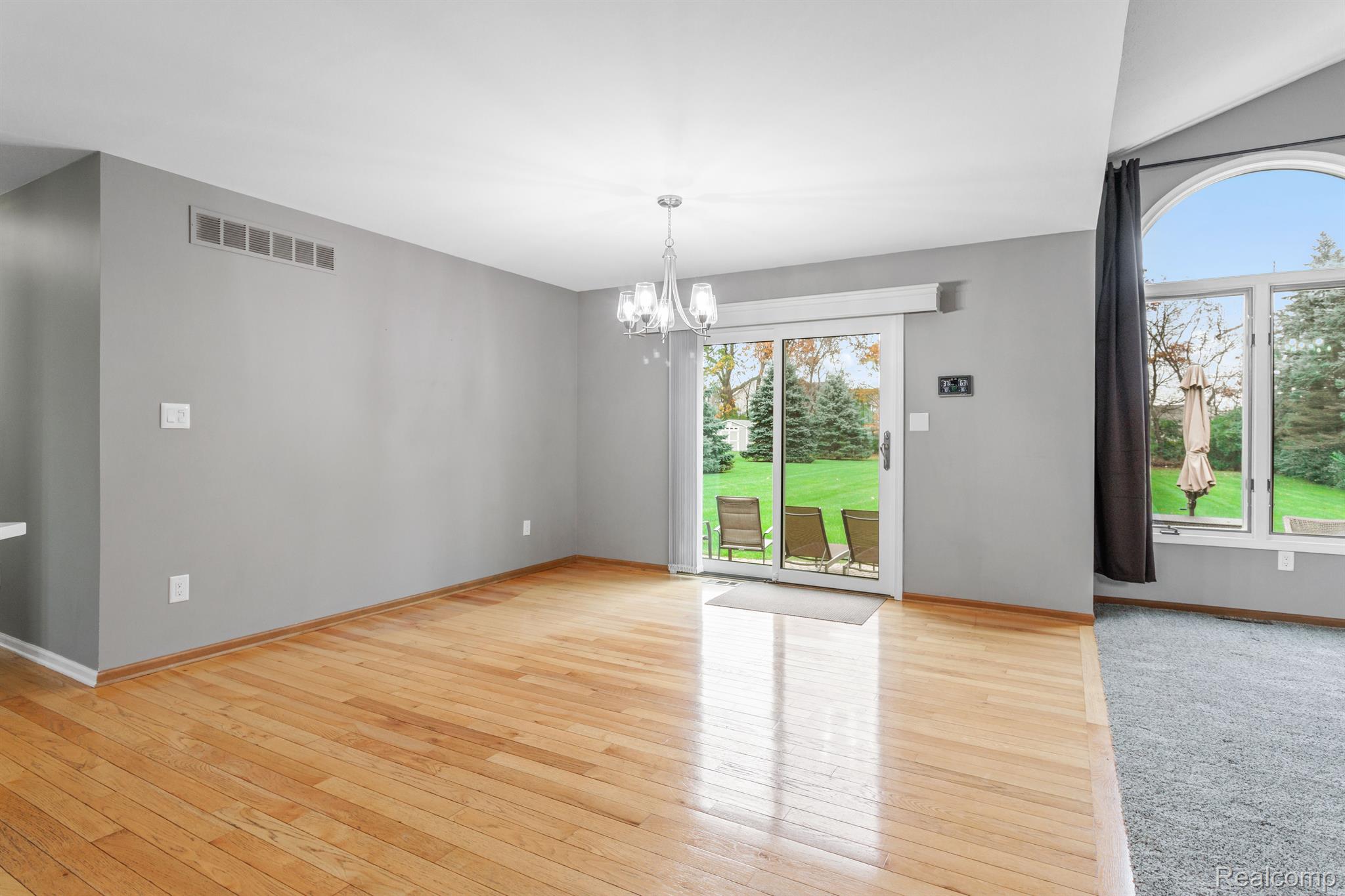 1902 Clover Ridge Drive Howell, MI 48843 - Photo 13 of 46 Gallery Image 13