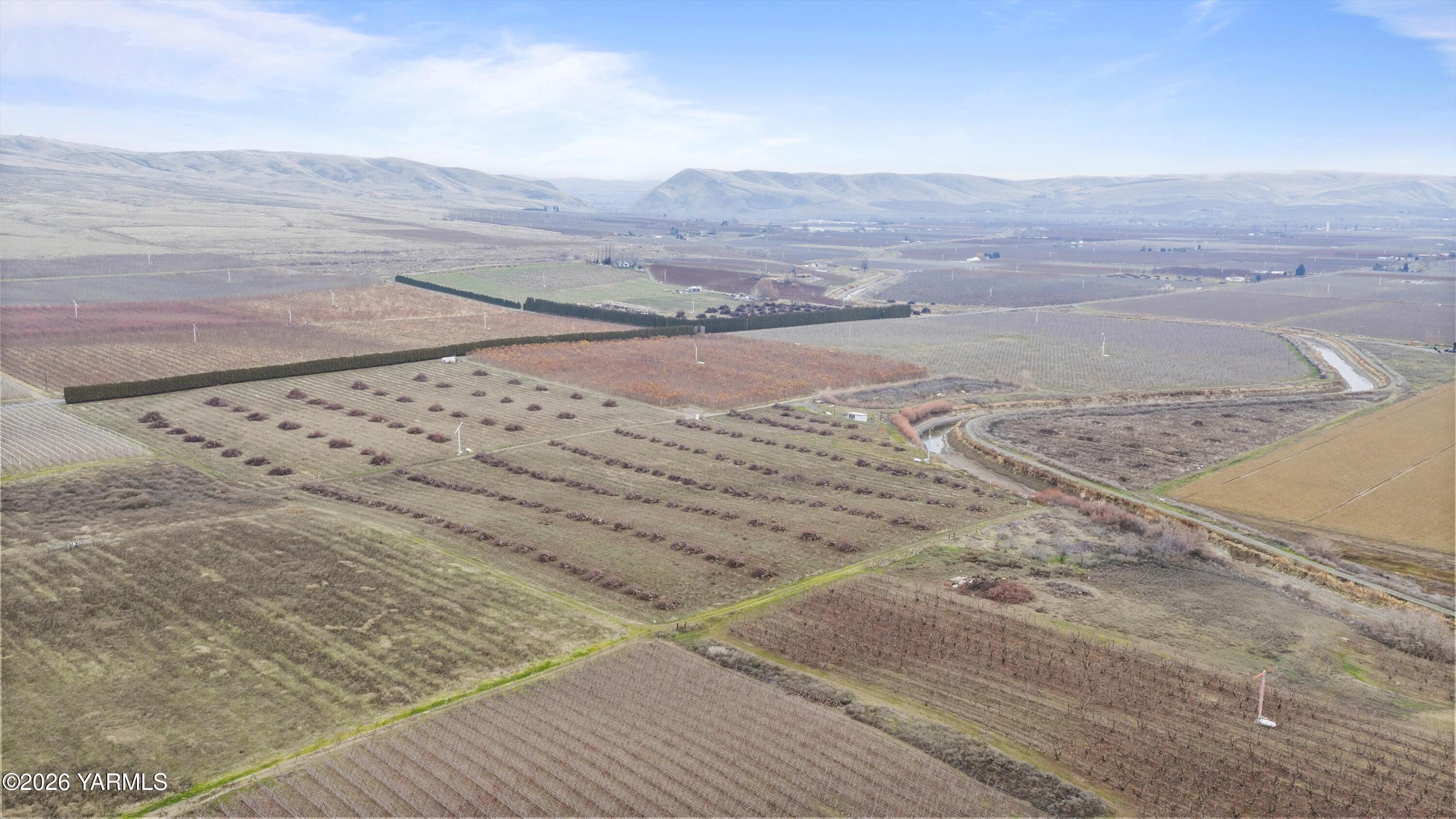 2693 Kays Road Wapato, WA 98951 - Photo 5 of 9 a view of an ocean beach