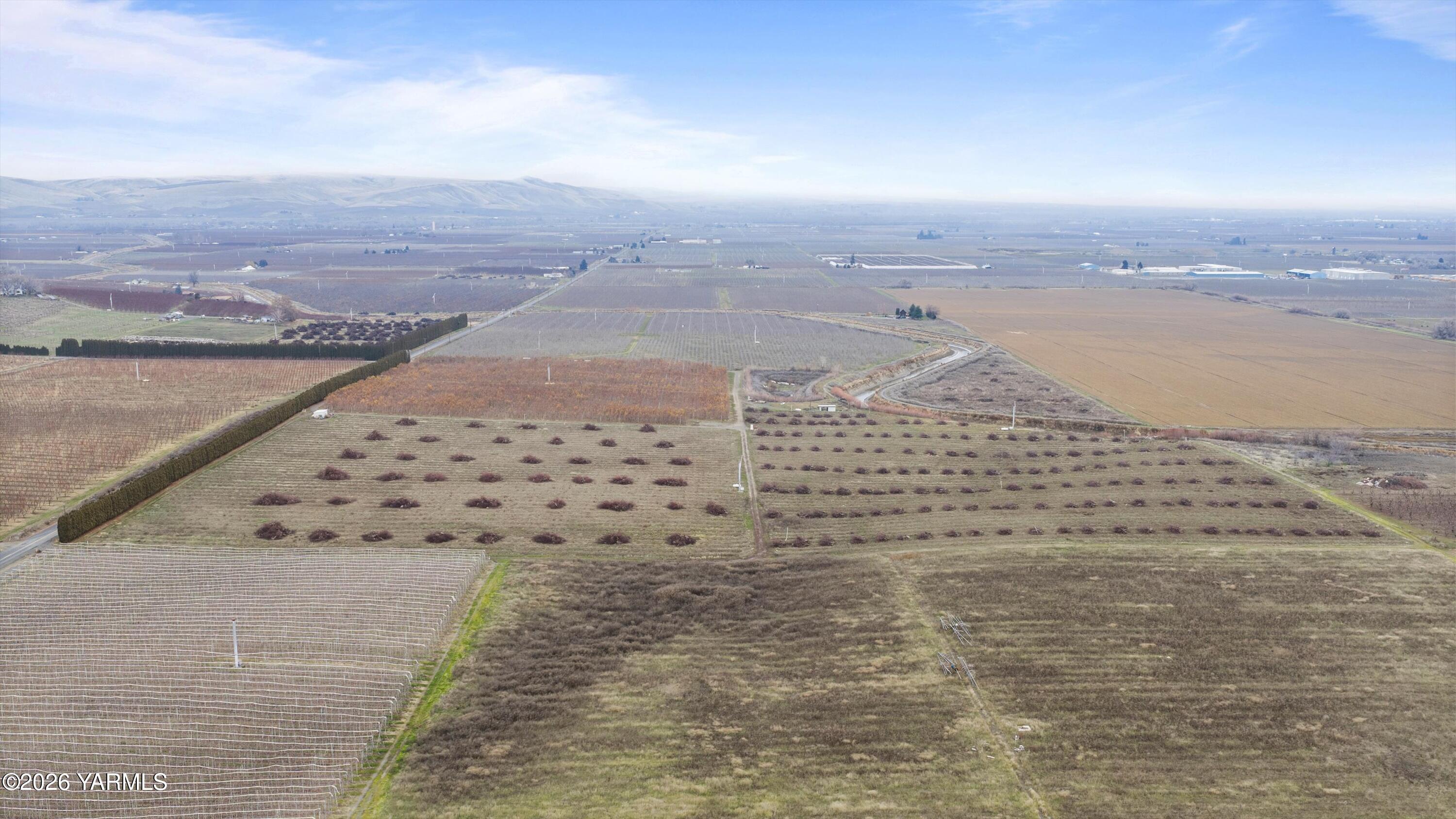 2693 Kays Road Wapato, WA 98951 - Photo 6 of 9 a view of terrace with ocean view