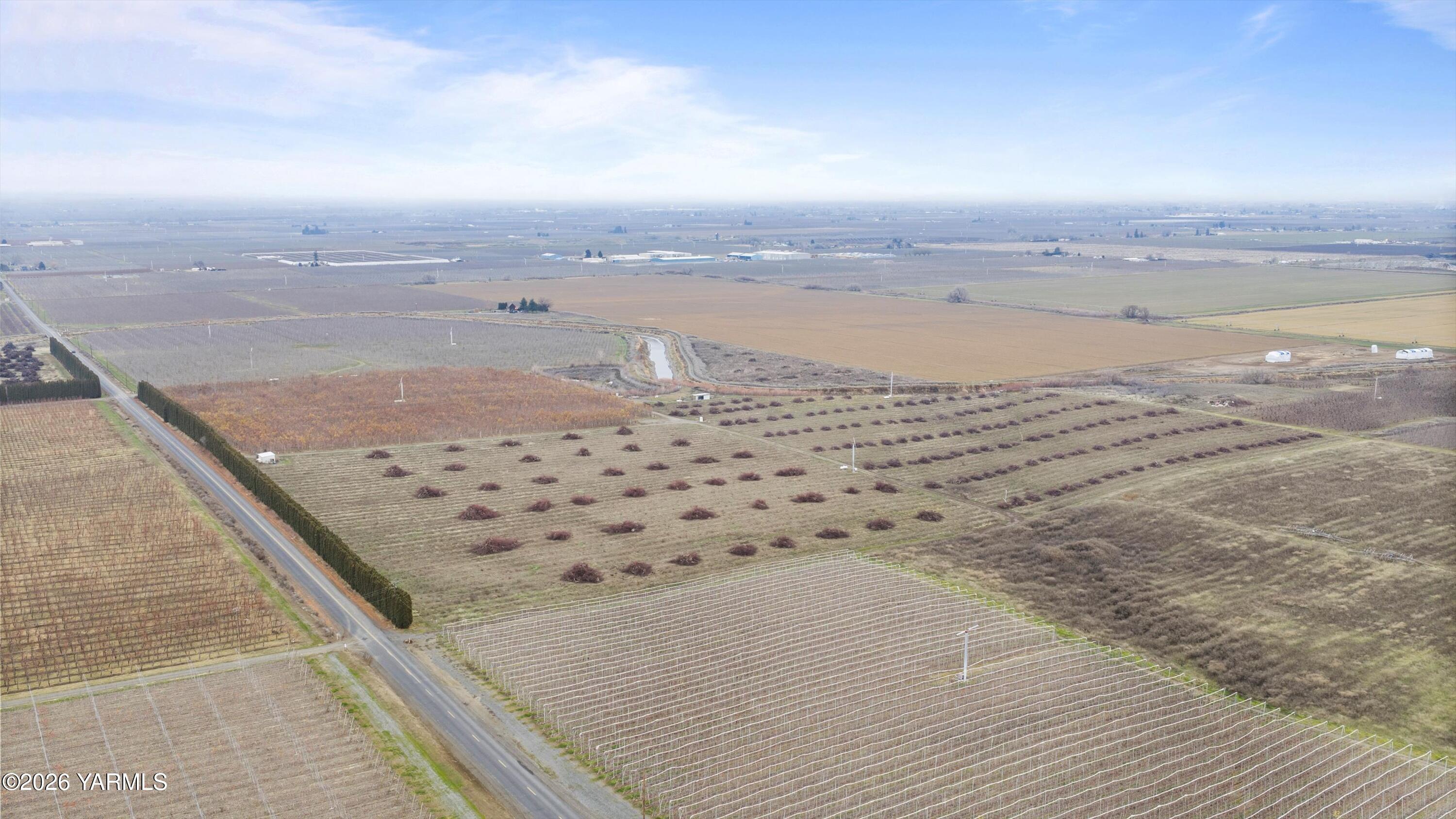 2693 Kays Road Wapato, WA 98951 - Photo 7 of 9 a view of ocean view with beach