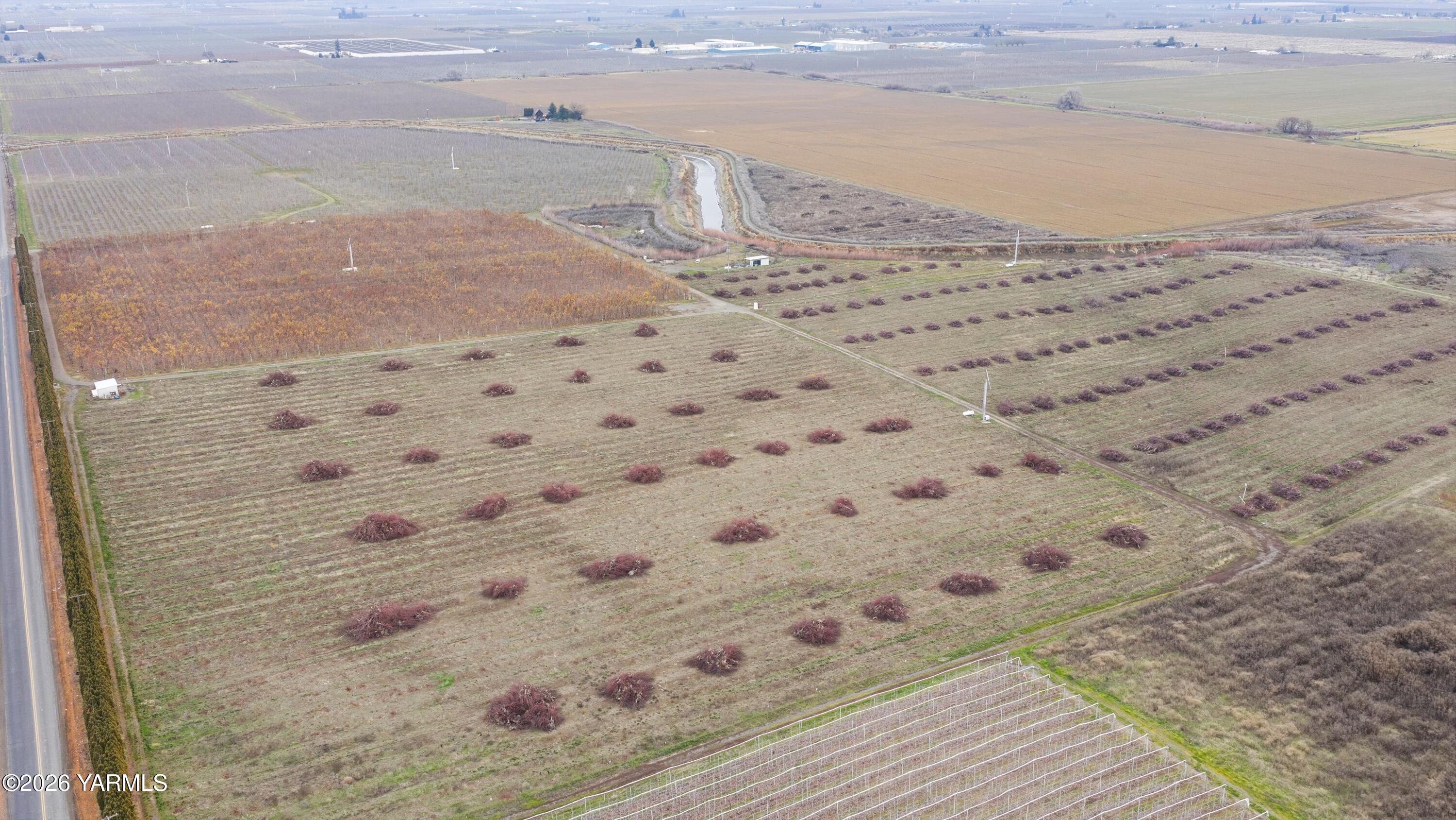 2693 Kays Road Wapato, WA 98951 - Photo 8 of 9 a view of an ocean beach
