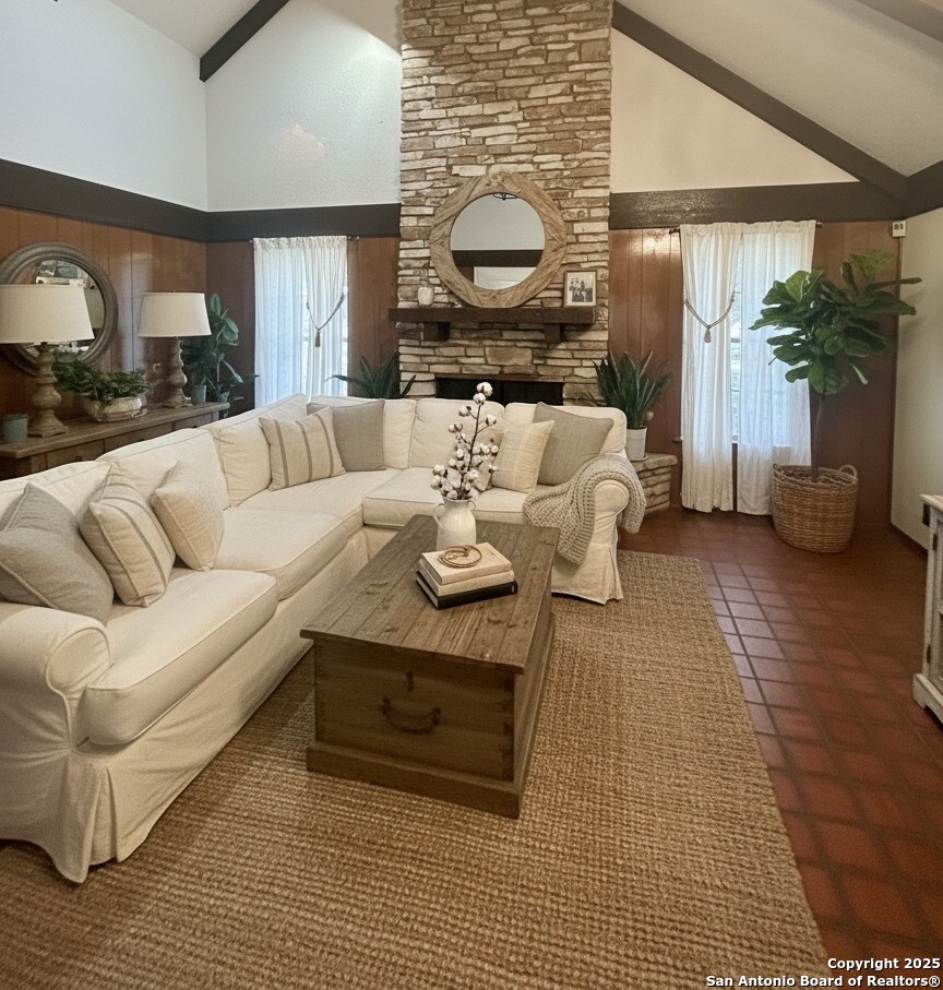 425 Golfcrest Drive Windcrest, TX 78239 - Photo 3 of 26 a living room with furniture