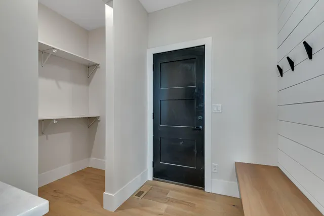 $2,188,800 | 11694 Indian Beach Road, Spicer, MN 56288