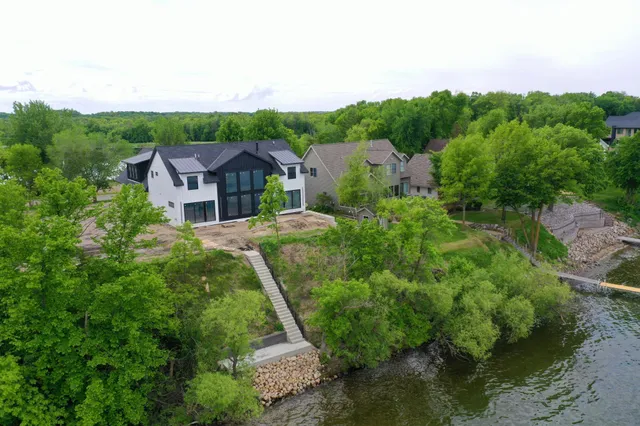 $2,188,800 | 11694 Indian Beach Road, Spicer, MN 56288