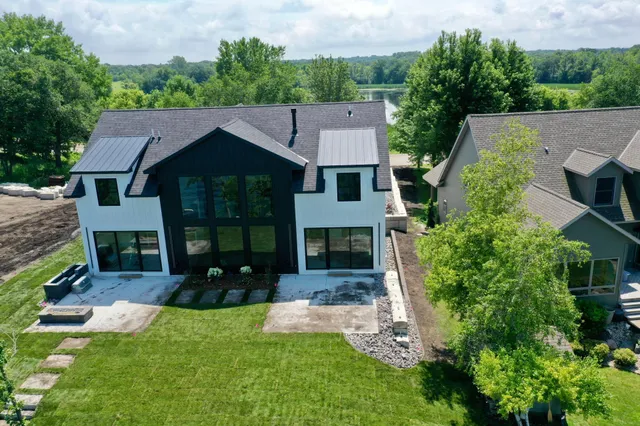 $2,188,800 | 11694 Indian Beach Road, Spicer, MN 56288