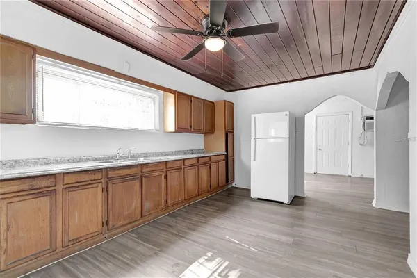 $2,100 | 2701 North Fremont Avenue, Tampa, FL 33607